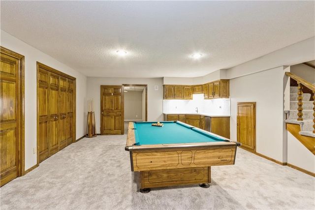 10052 Hemlock Drive, Overland Park, KS 66212