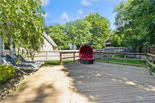 10052 Hemlock Drive, Overland Park, KS 66212