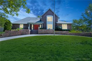 10052 Hemlock Drive, Overland Park, KS 66212