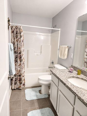 1884 Egret Pointe, Genoa Township, MI 48843