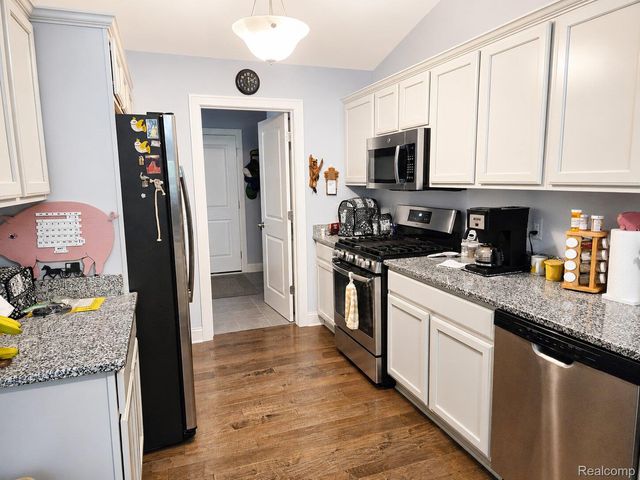 1884 Egret Pointe, Genoa Township, MI 48843