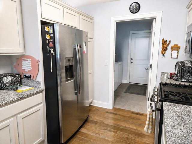 1884 Egret Pointe, Genoa Township, MI 48843