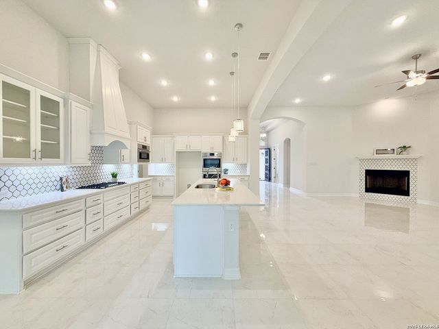 4051 WOOD CRK, San Antonio, TX 78257