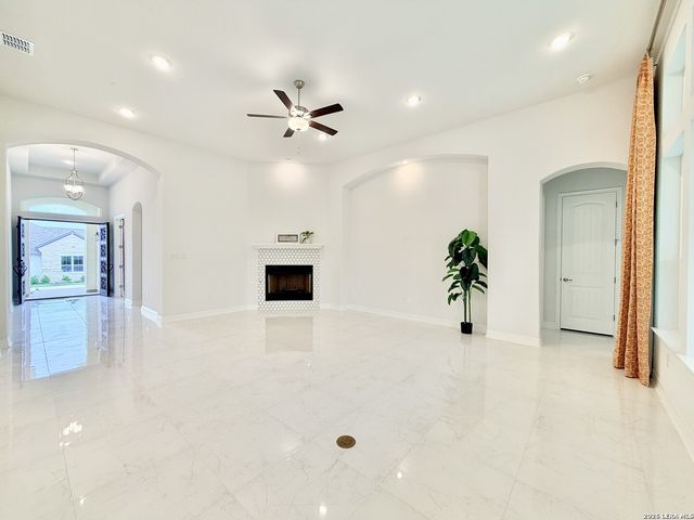 4051 WOOD CRK, San Antonio, TX 78257