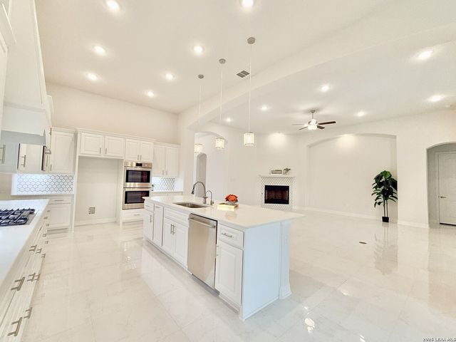 4051 WOOD CRK, San Antonio, TX 78257
