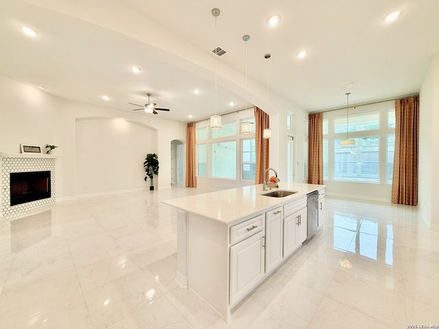 4051 WOOD CRK, San Antonio, TX 78257