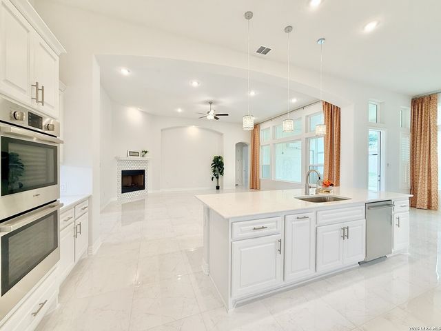 4051 WOOD CRK, San Antonio, TX 78257