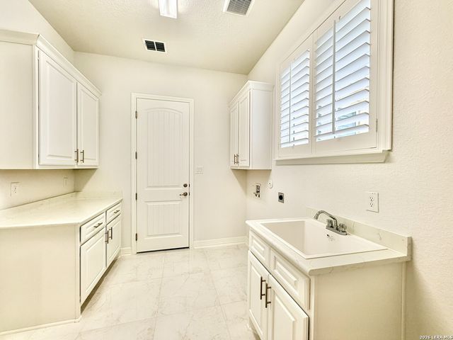 4051 WOOD CRK, San Antonio, TX 78257