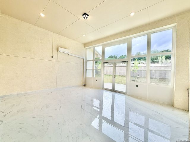 4051 WOOD CRK, San Antonio, TX 78257