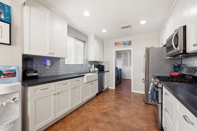 6514 Mammoth Avenue, Los Angeles, CA 91401