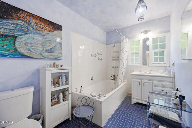 6514 Mammoth Avenue, Los Angeles, CA 91401