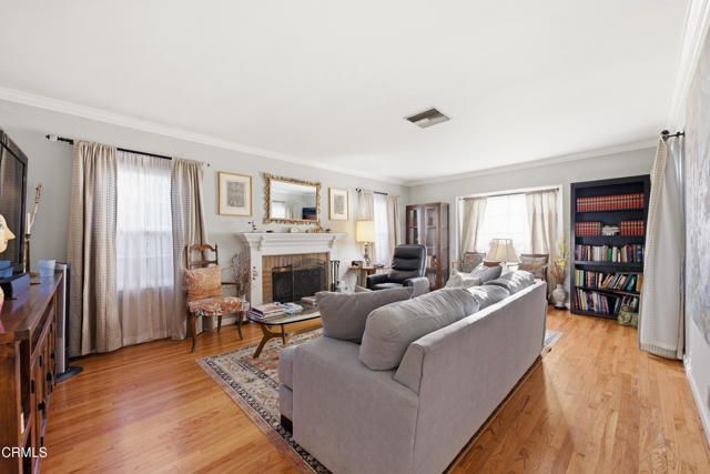 6514 Mammoth Avenue, Los Angeles, CA 91401