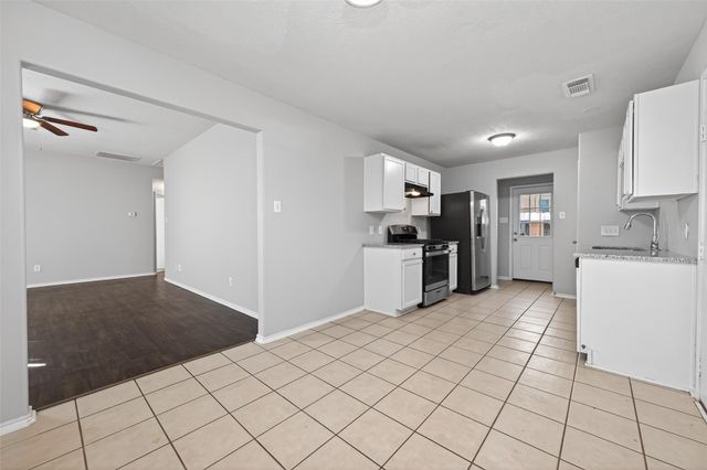 7327 Winter Song Drive, Magnolia, TX 77354