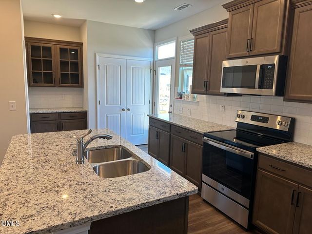 989 Parkstone Towne Blvd Boulevard, Knightdale, NC 27545