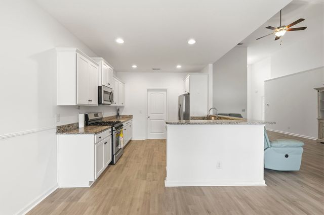 608 Chiswick Dr., Conway, SC 29526