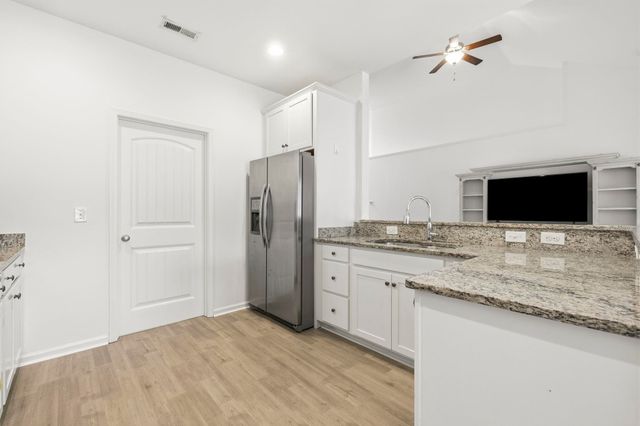 608 Chiswick Dr., Conway, SC 29526