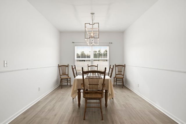 608 Chiswick Dr., Conway, SC 29526