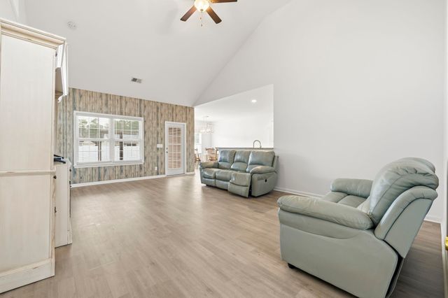 608 Chiswick Dr., Conway, SC 29526