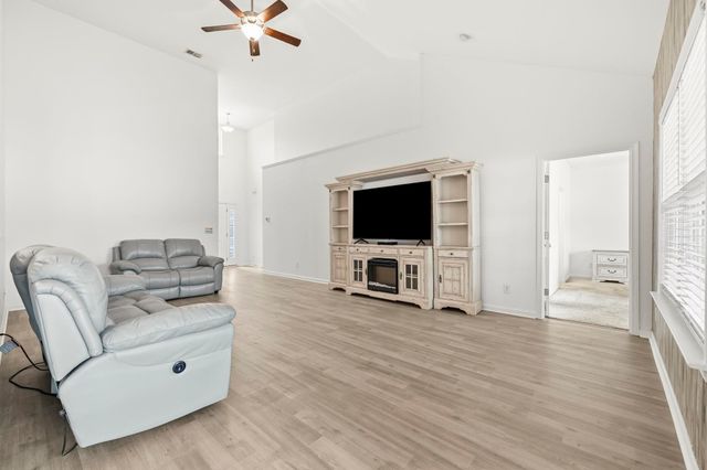 608 Chiswick Dr., Conway, SC 29526