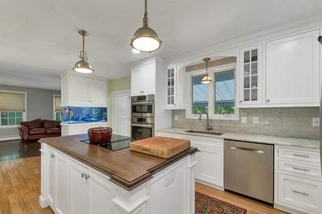 76 Marblehead Road, Windham, NH 03087