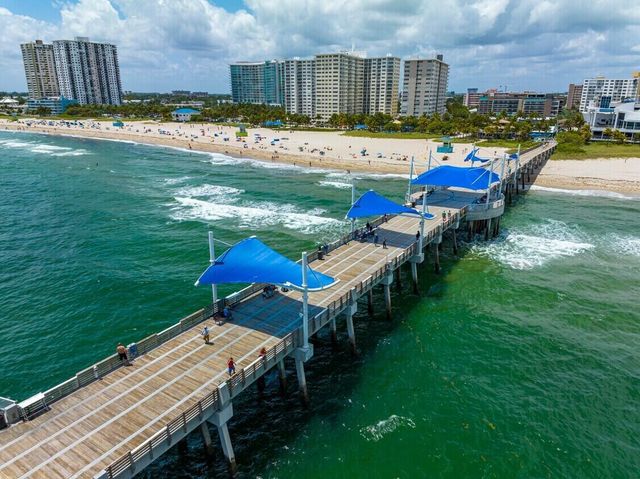 1020 N Riverside Drive, Pompano Beach, FL 33062