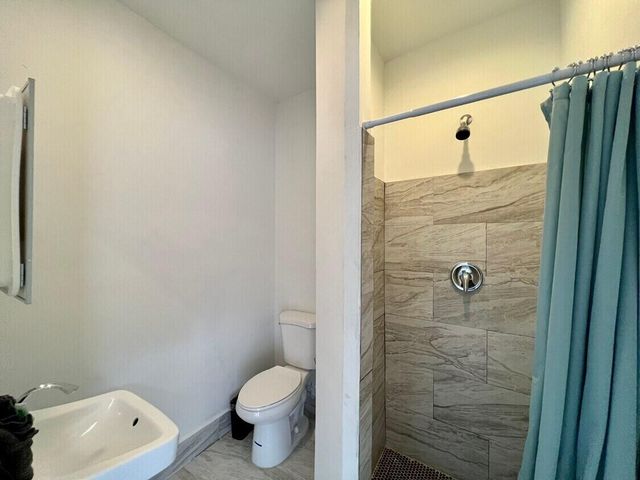 1020 N Riverside Drive, Pompano Beach, FL 33062