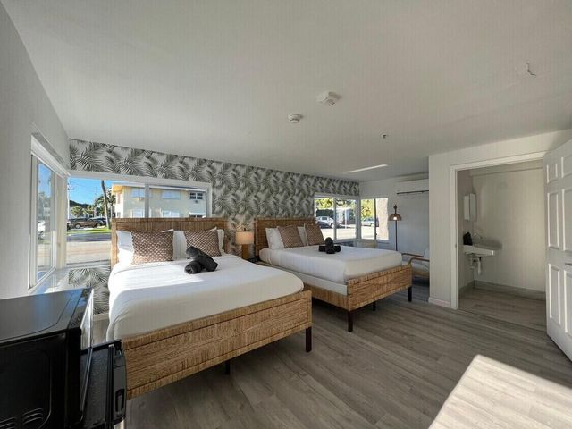 1020 N Riverside Drive, Pompano Beach, FL 33062