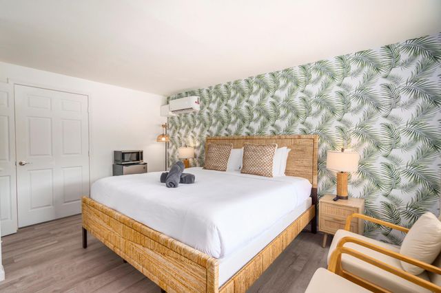 1020 N Riverside Drive, Pompano Beach, FL 33062