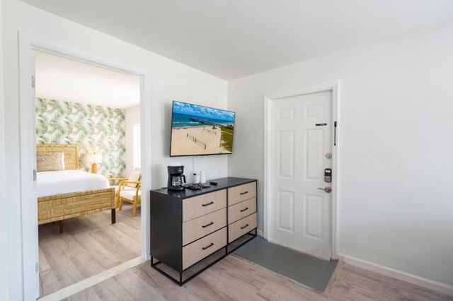 1020 N Riverside Drive, Pompano Beach, FL 33062