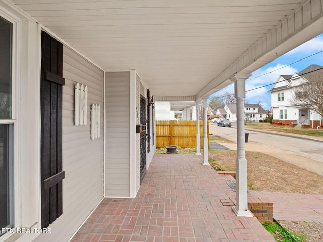 317 Aden St, Paris, TN 38242