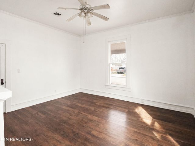 317 Aden St, Paris, TN 38242