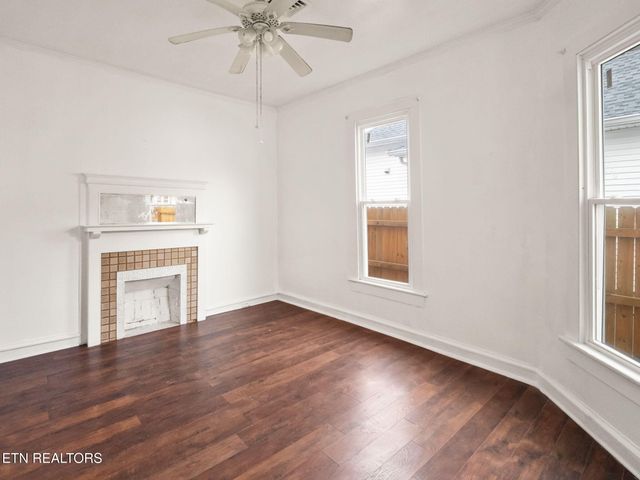 317 Aden St, Paris, TN 38242