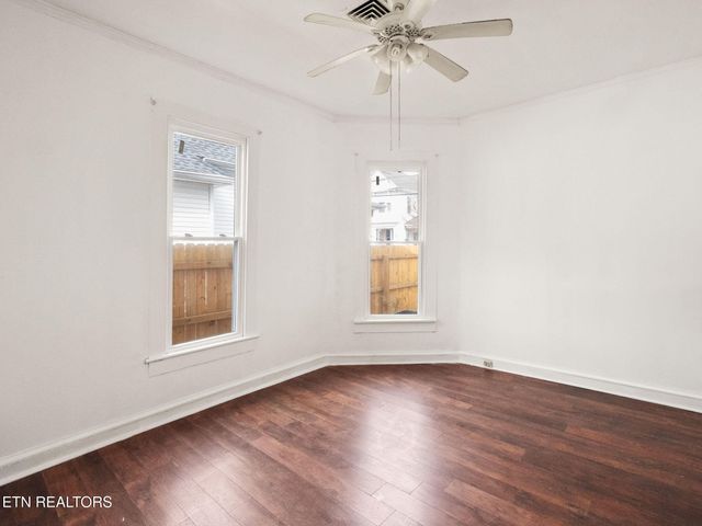 317 Aden St, Paris, TN 38242