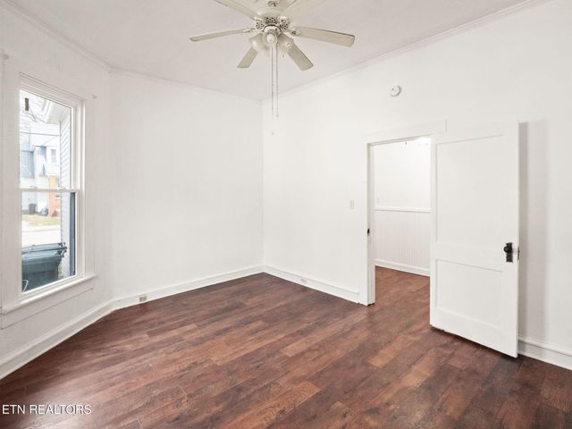 317 Aden St, Paris, TN 38242