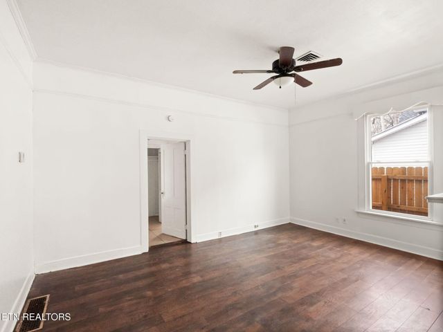 317 Aden St, Paris, TN 38242