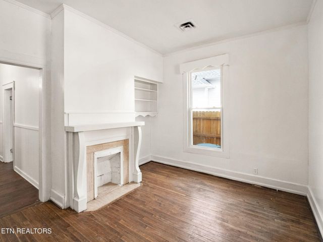 317 Aden St, Paris, TN 38242