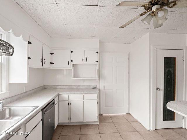 317 Aden St, Paris, TN 38242