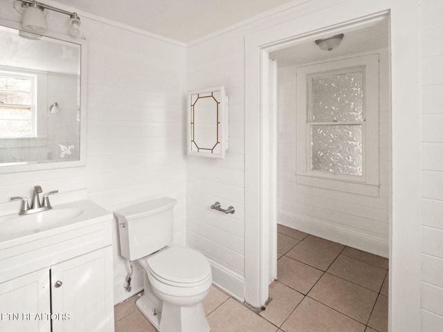 317 Aden St, Paris, TN 38242