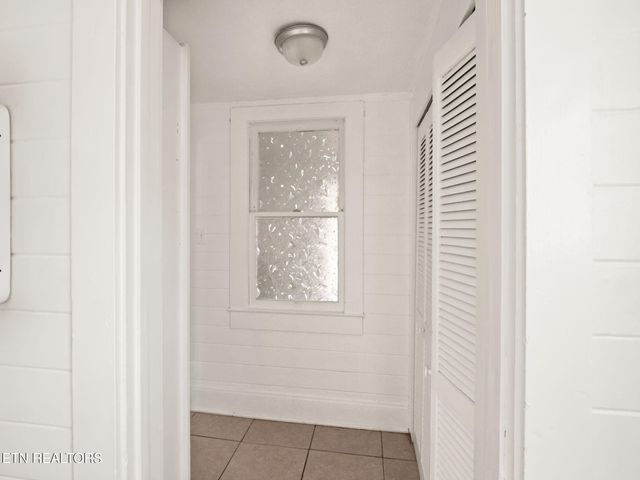 317 Aden St, Paris, TN 38242