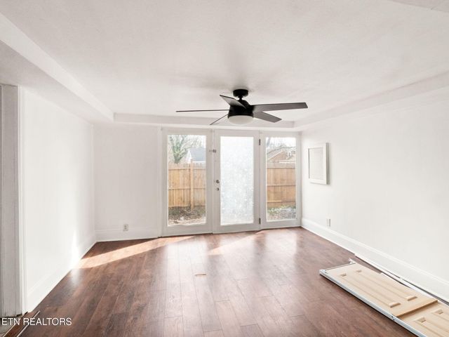 317 Aden St, Paris, TN 38242