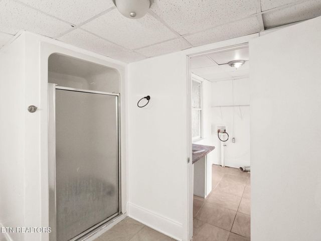 317 Aden St, Paris, TN 38242