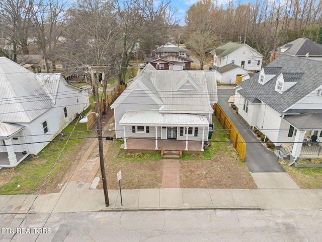 317 Aden St, Paris, TN 38242