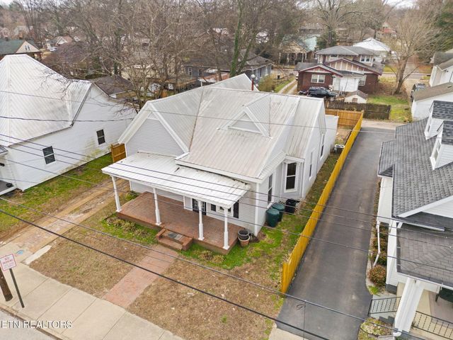 317 Aden St, Paris, TN 38242