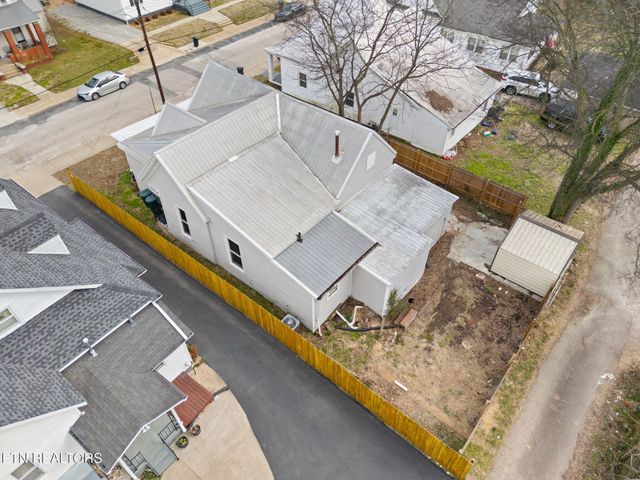 317 Aden St, Paris, TN 38242