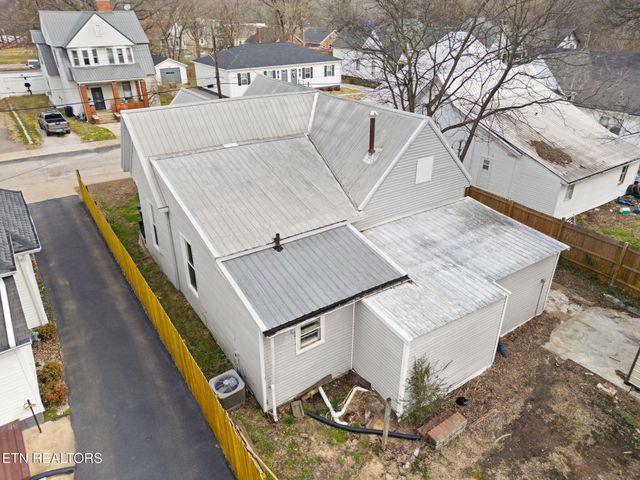 317 Aden St, Paris, TN 38242