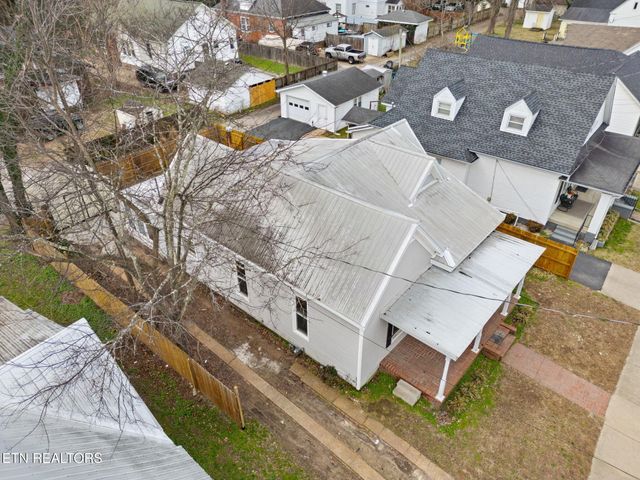 317 Aden St, Paris, TN 38242