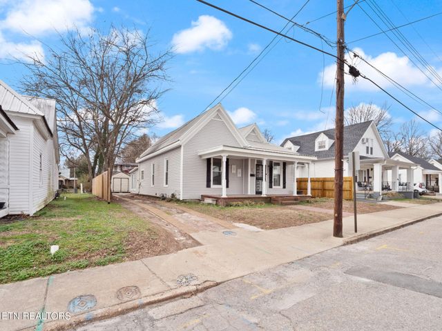 317 Aden St, Paris, TN 38242