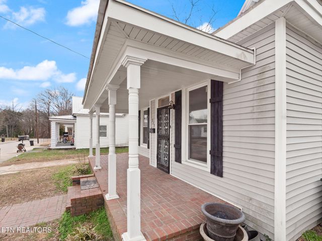 317 Aden St, Paris, TN 38242