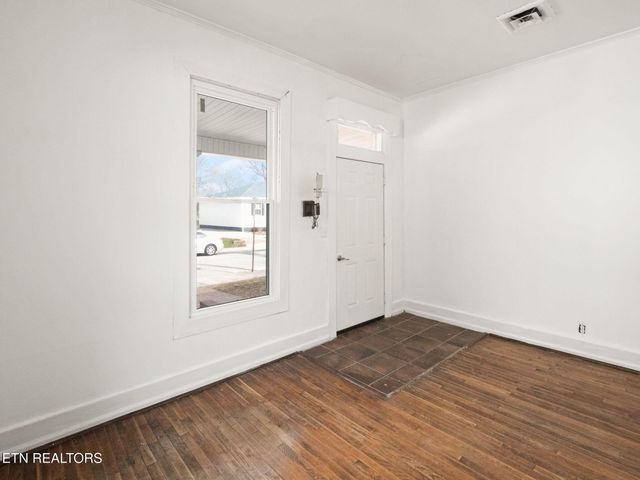 317 Aden St, Paris, TN 38242