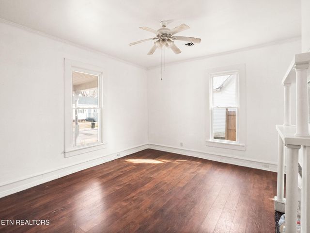 317 Aden St, Paris, TN 38242